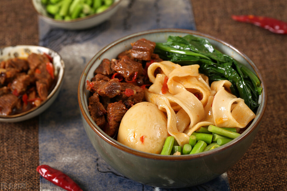 开个安徽正宗牛肉板面店挣钱吗,牛肉板面挣钱