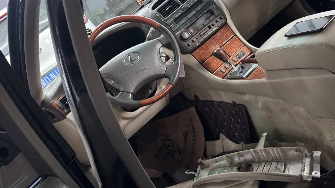 大哥12万买2005年售价100万的凌志LS430，含泪又花10万翻新才能开