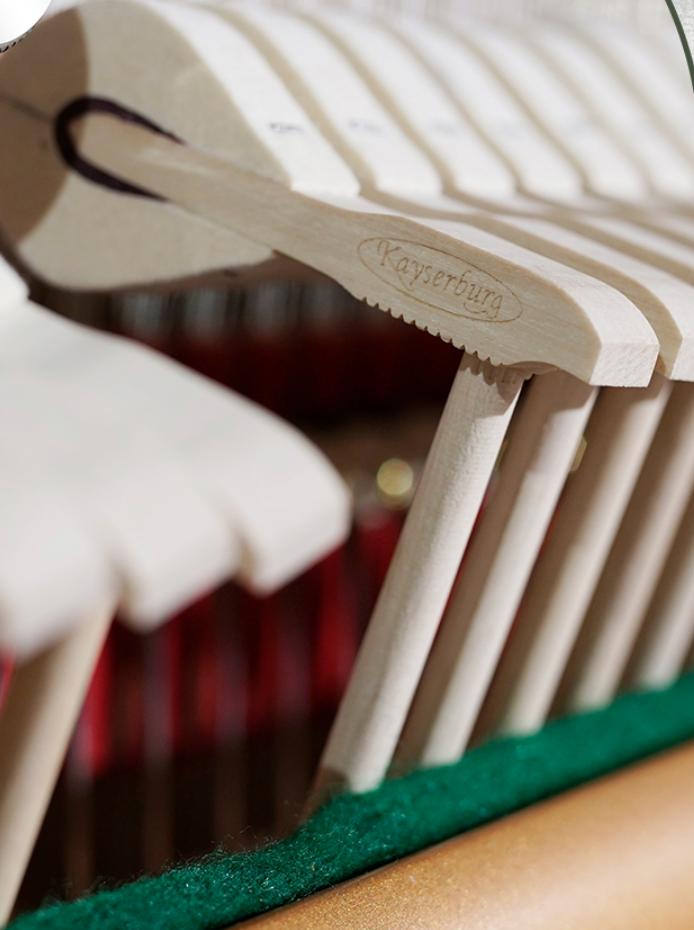 珠江顶级钢琴价格多少钱一个啊,珠江钢琴推荐哪个系列的琴好用点