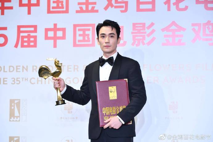 朱一龙获金鸡奖最佳男主角全过程,朱一龙获金鸡奖最佳男主后采访