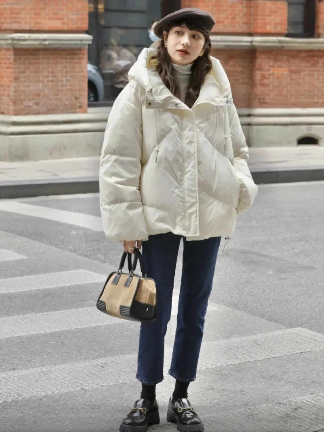 羽绒服怎么穿又好看又简单,羽绒服怎么穿才有高级感
