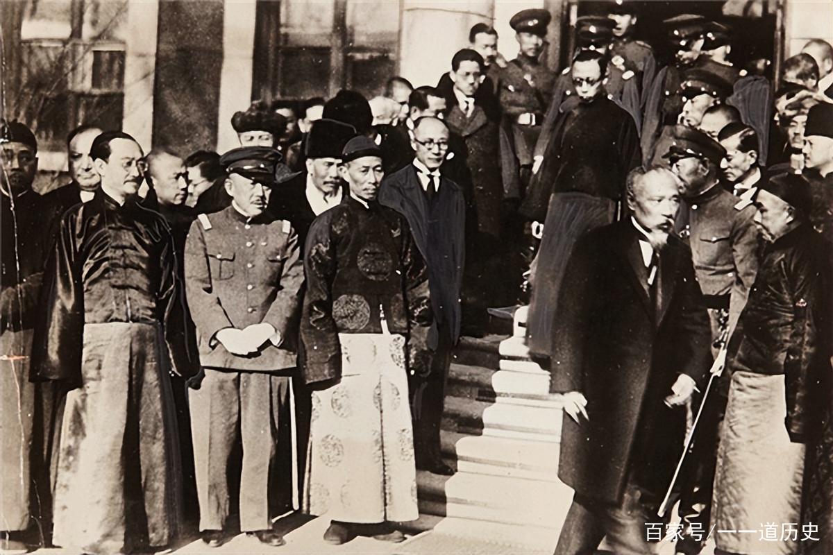 溥仪为啥尿毒症死了,末代皇帝溥仪的尿毒症症状