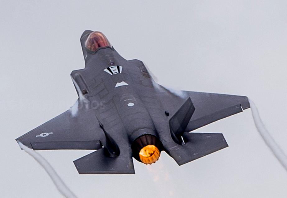 歼20战斗机f35哪个更优秀,歼20发动机与f35发动机差距