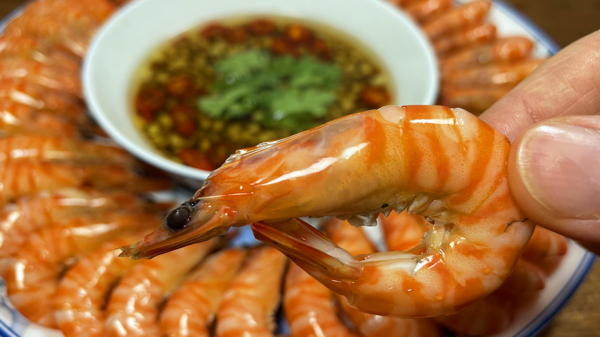 大虾煮多久合适白灼虾的正确做法,白灼虾最忌用水煮了教你正确做法