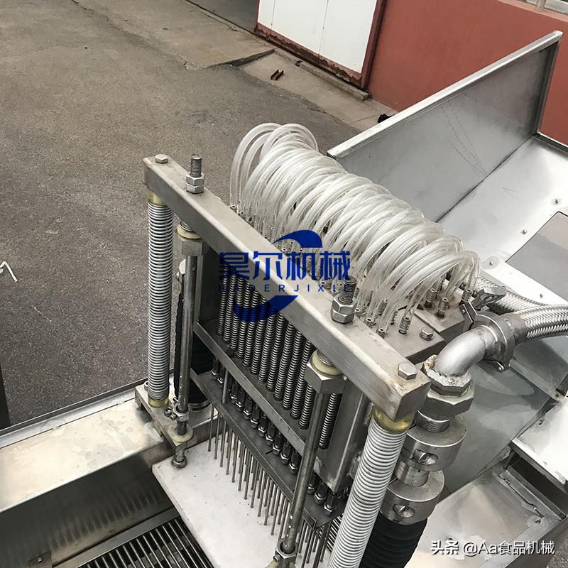 全自动肉类盐水注射机视频,盐水注射机小型自动化设备