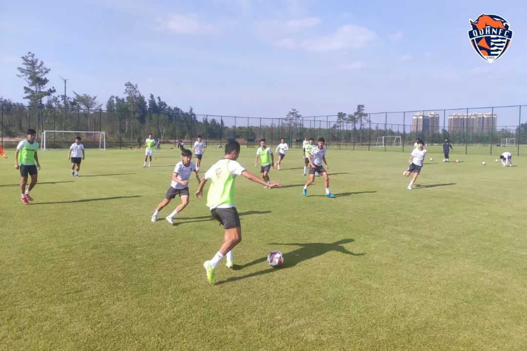 2022闈掑矝娴风墰u19姣旇禌鐩存挱,u21鑱旇禌骞垮窞vs闈掑矝鍏ㄥ満鍥炴斁