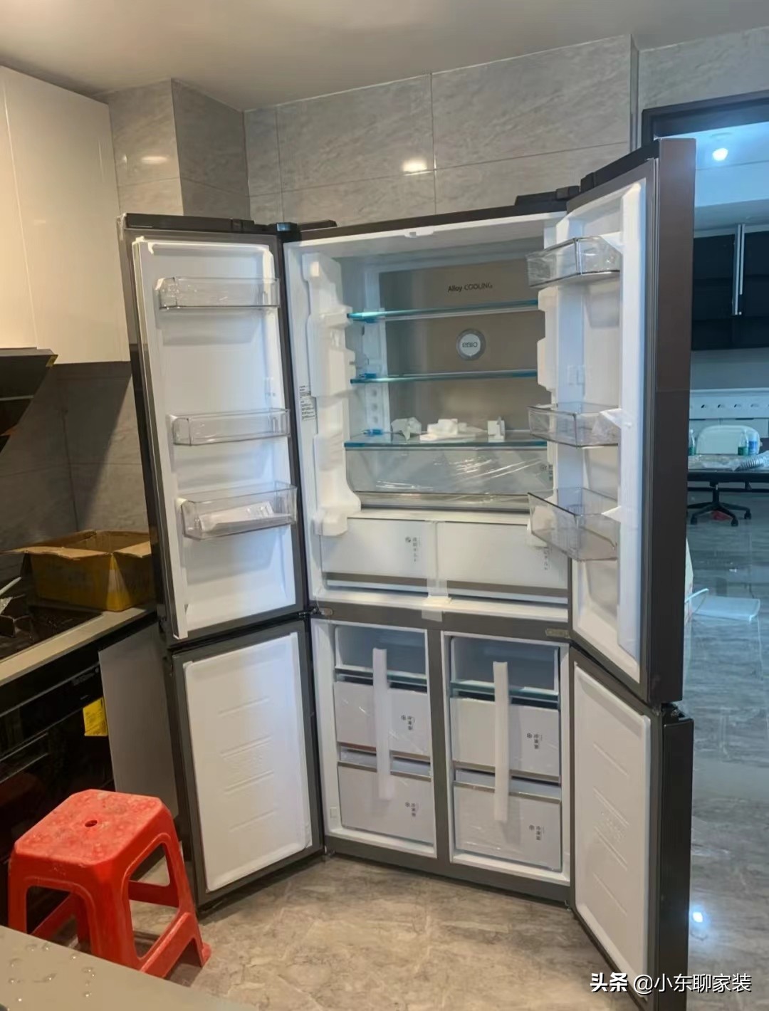 对开门冰箱和十字门冰箱哪个实用,是对开门冰箱好还是十字门冰箱好