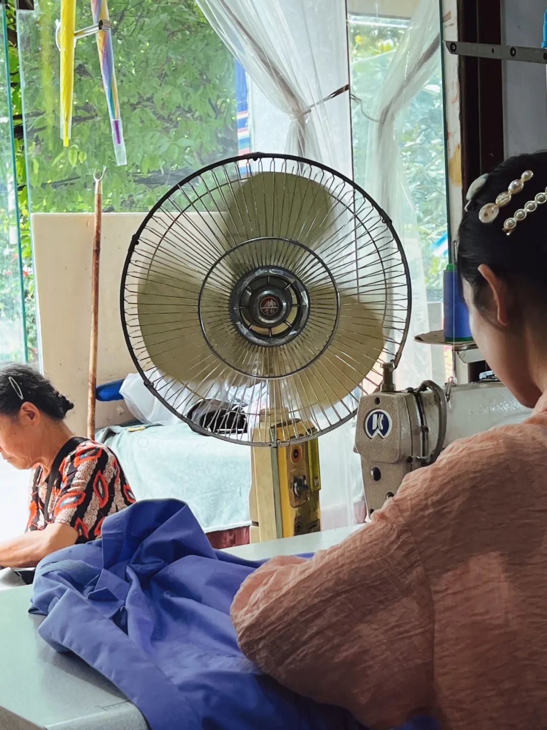 步行街缝纫店,街边缝纫店