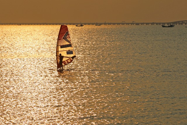 如何努力赚钱买房,女朋友催我赚钱
