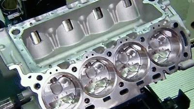 汽车工业探究丨在欧洲工厂,感受一下顶级跑车发动机是如何铸造的