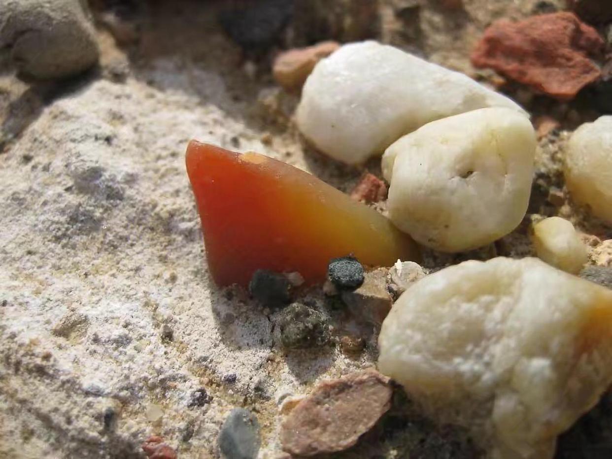 捡石头也能赚钱？*疆新**这9个地方让你秒变收藏家！