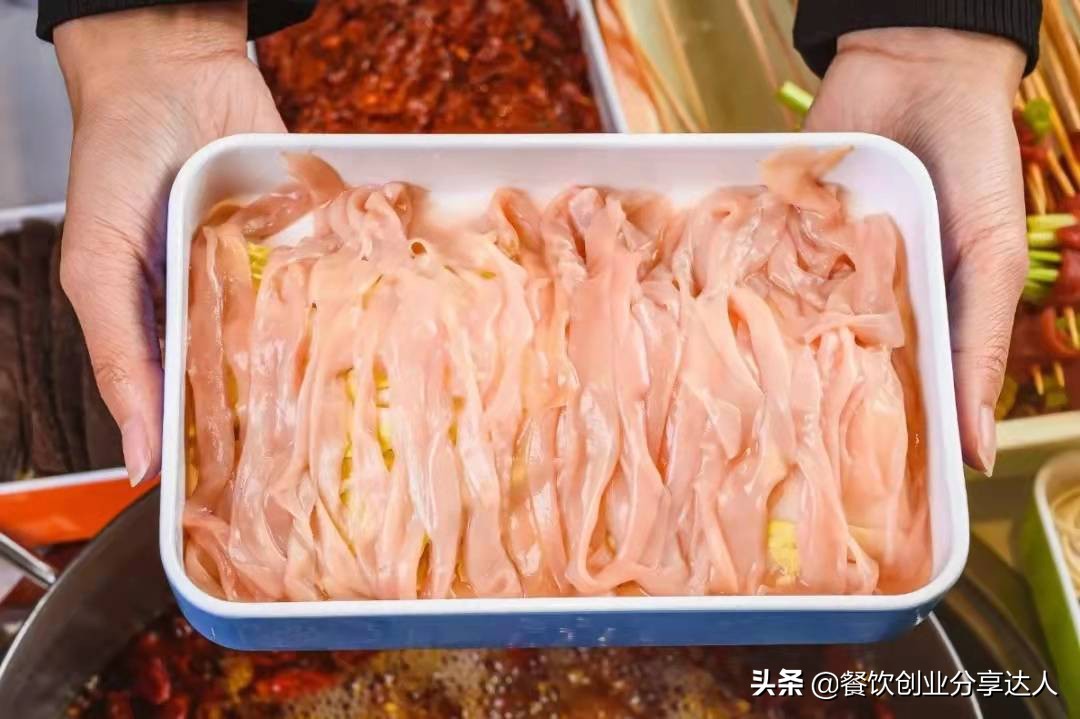 广州重口味火锅，38岁大哥开了6家店每年赚100W，真的很赚钱吗？