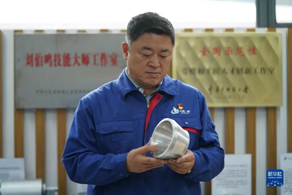 创造令人刮目相看的人间奇迹,创造出令人刮目相看的人间奇迹