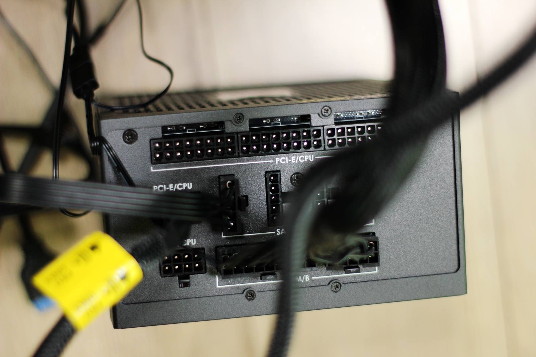 低调务实的办公电脑之选：超频三光愈2钛灰色机箱+EF120风扇