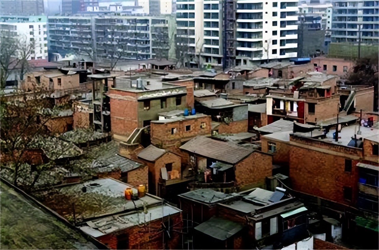 广州最牛的钉子户完整版,广州最牛钉子户10平方赔偿400万