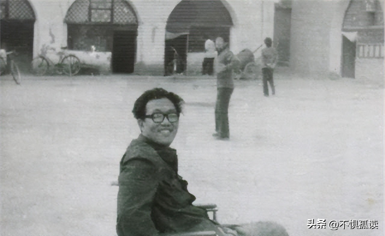 史铁生我与地坛轰动文坛,史铁生写了我与地坛震动文坛