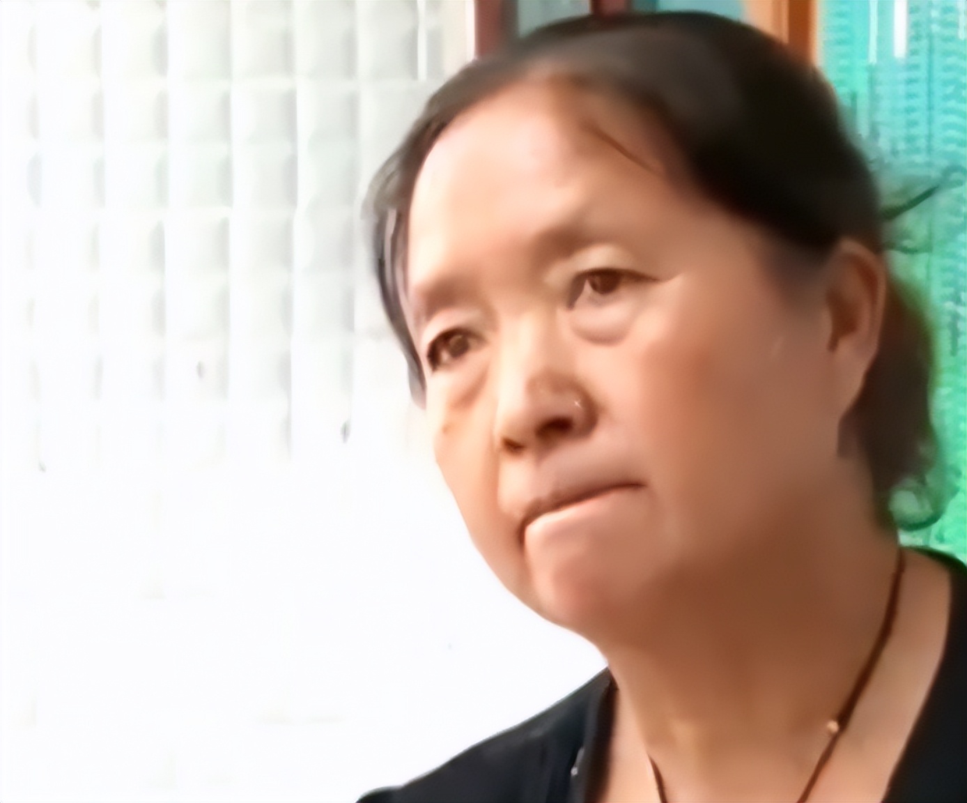 烈性犬不牵绳,未牵绳犬撕咬受伤狗主人