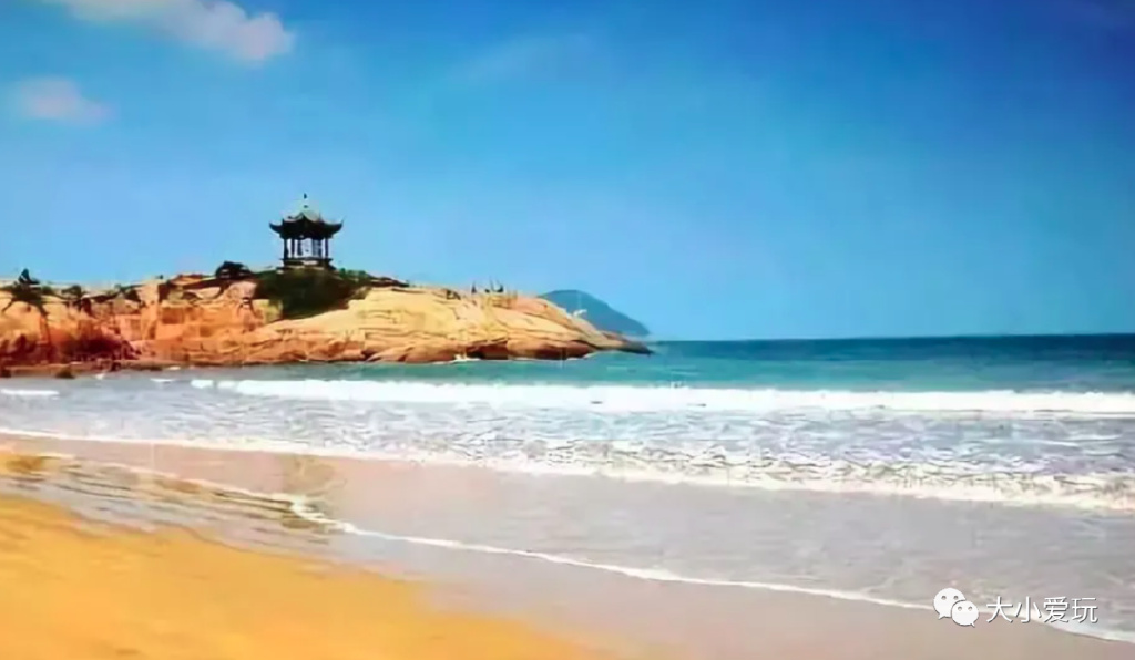 这座颜值逆天的“千岛之城”坐拥金沙白浪，还有机会偶遇荧光海哦