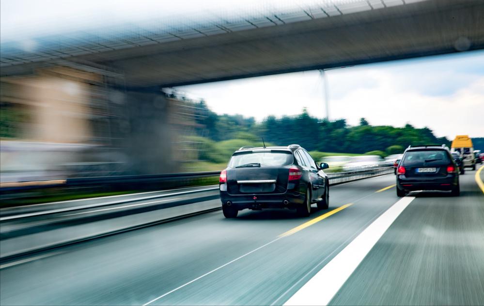 上海网约车司机日赚1万7,网约车司机走线下平台可以罚款吗