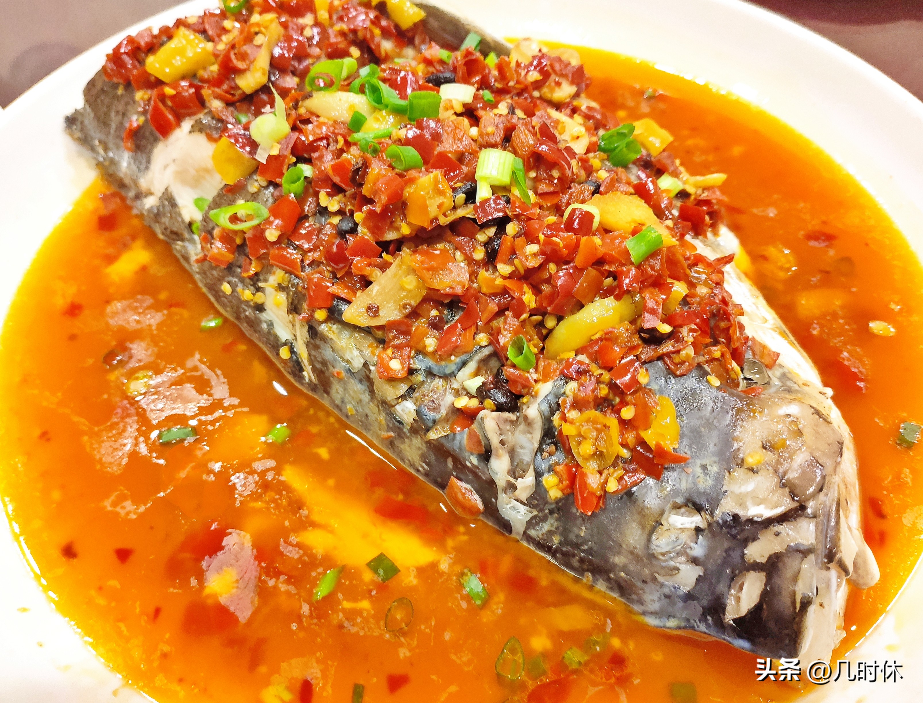 夜宵小龙虾啤酒,吃小龙虾喝啤酒的季节