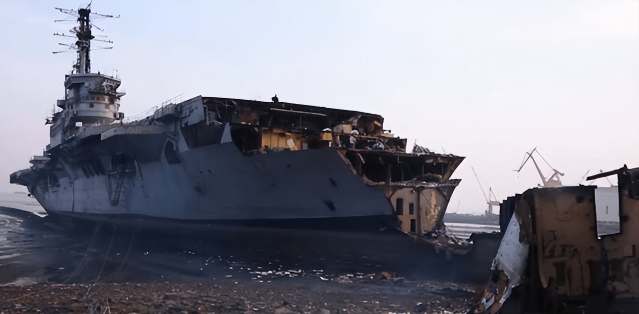 墨尔本号航母意外之喜是什么,3000万买的航母墨尔本号