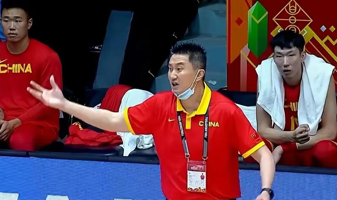 周琦广东宏远惜败辽宁男篮,周琦22年亚洲杯打澳大利亚比分