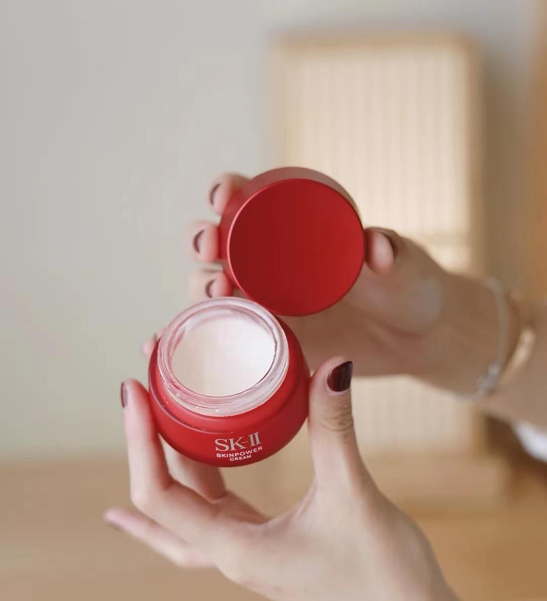 秋冬脸干燥发红用什么面霜,男士秋冬面霜公认好用推荐