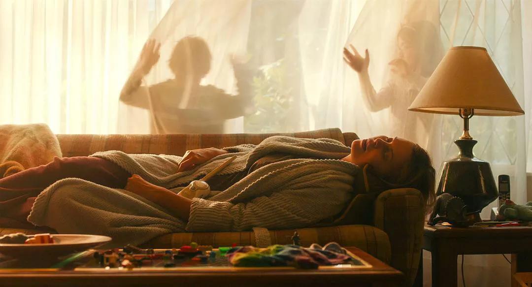 睡楼梯，啃馒头，攒钱给男友买28年的生日礼物，结局早已注定