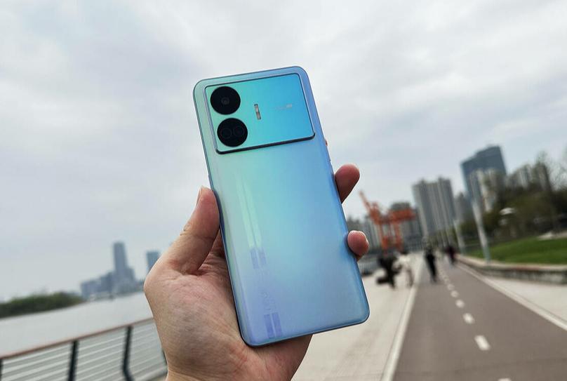 值得购买的几款手机性价比超级高,最值得入手的5款高性价比手机