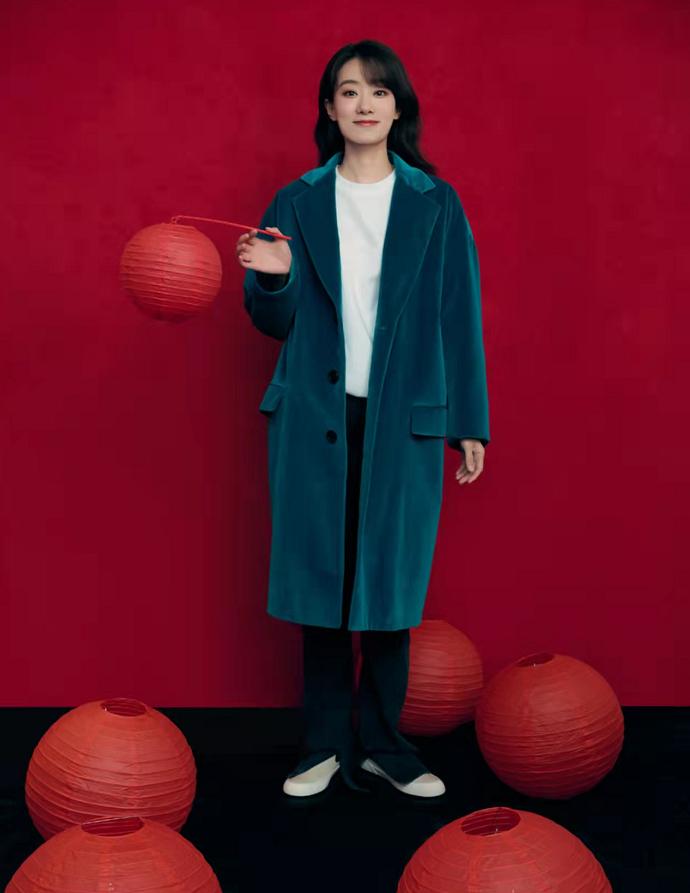 2020张小斐春晚同款粉色大衣,张小斐春晚穿的粉色羊绒大衣