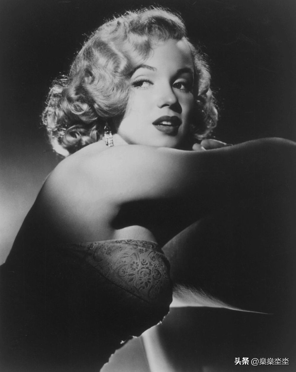 男人愿花大价钱买我一个吻，却没人愿意花五十美分了解我的灵魂