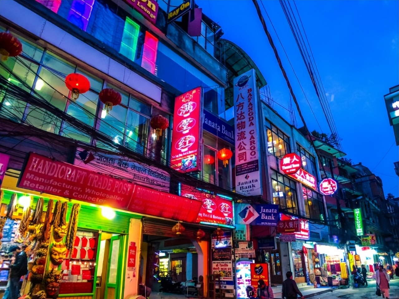 尼泊尔女孩摆摊,尼泊尔街头中国美女