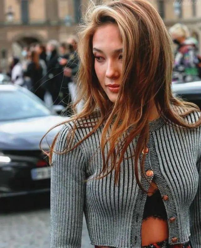 谷爱凌跑步短裤,谷爱凌运动健身照片