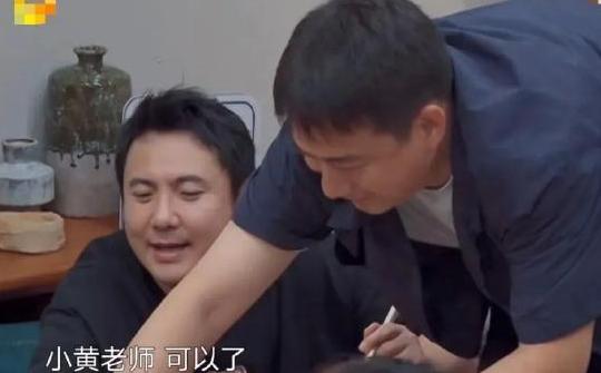 黄磊一家子的翻车，让我看到了娱乐圈里，有太多“绝望的文盲”