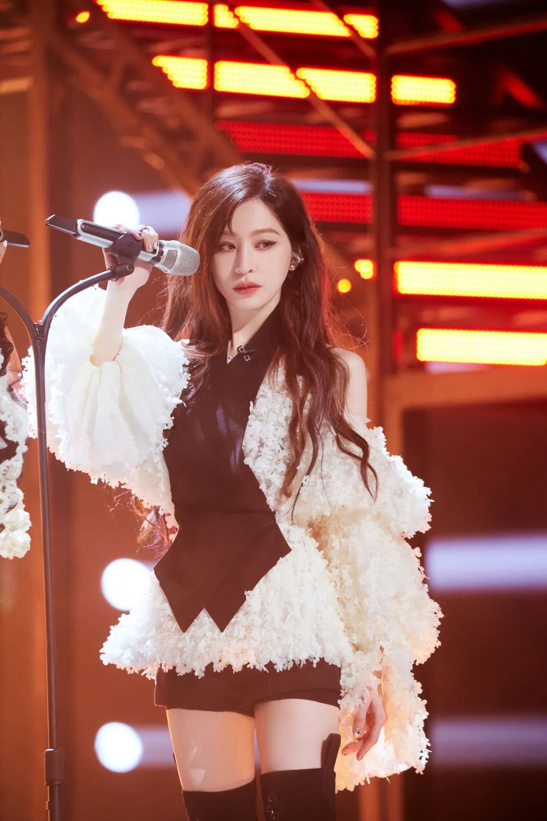 头发又细又软又少适合剪什么发型,头发细又少圆脸适合什么短发发型