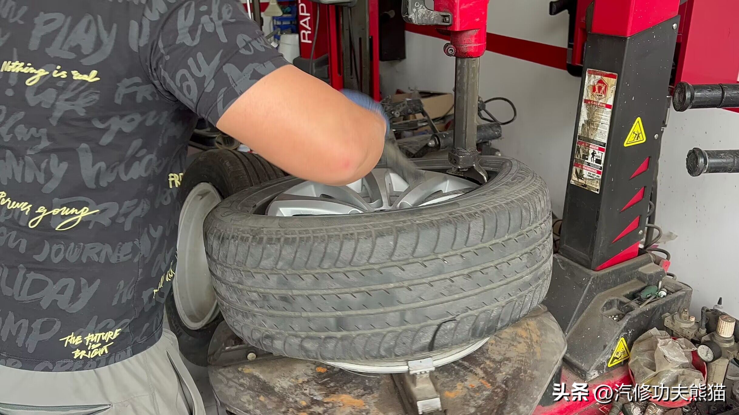 2017款大众迈腾10万公里烧机油,十年的迈腾怎么样后期维修费用