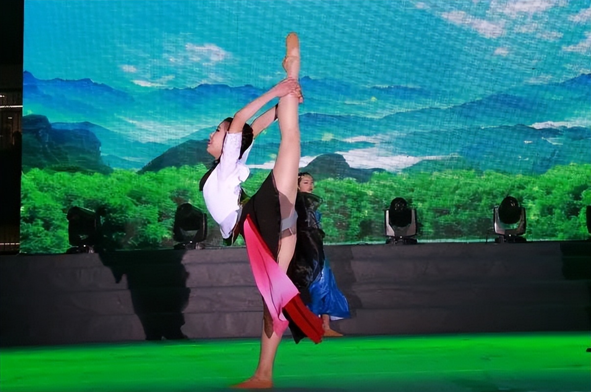 八斗扬帆，为梦起航