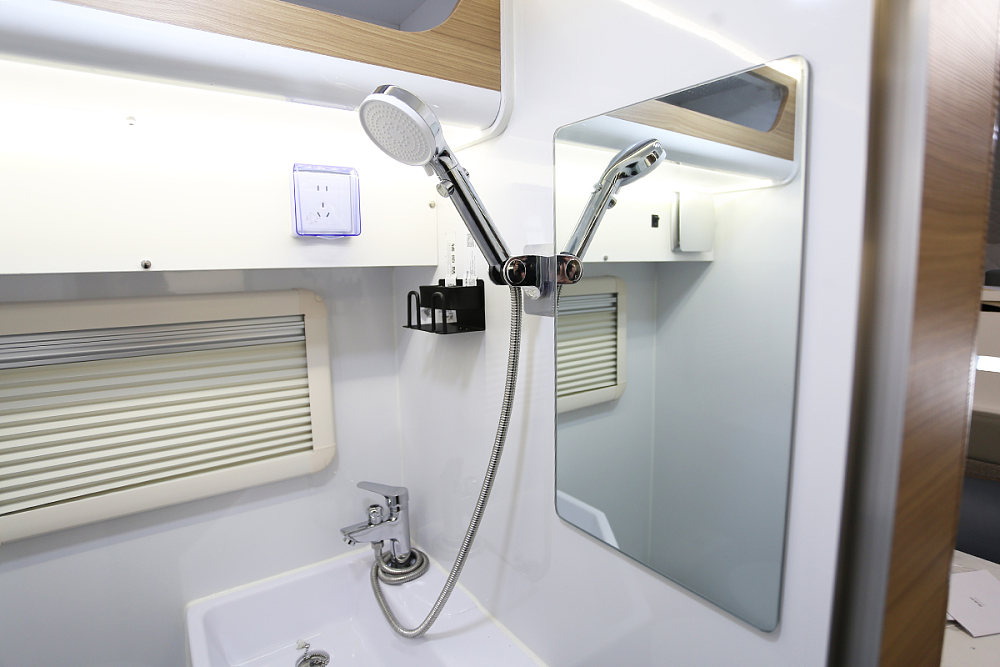 法美瑞缔途房车,预算20万落地4人旅居c型房车