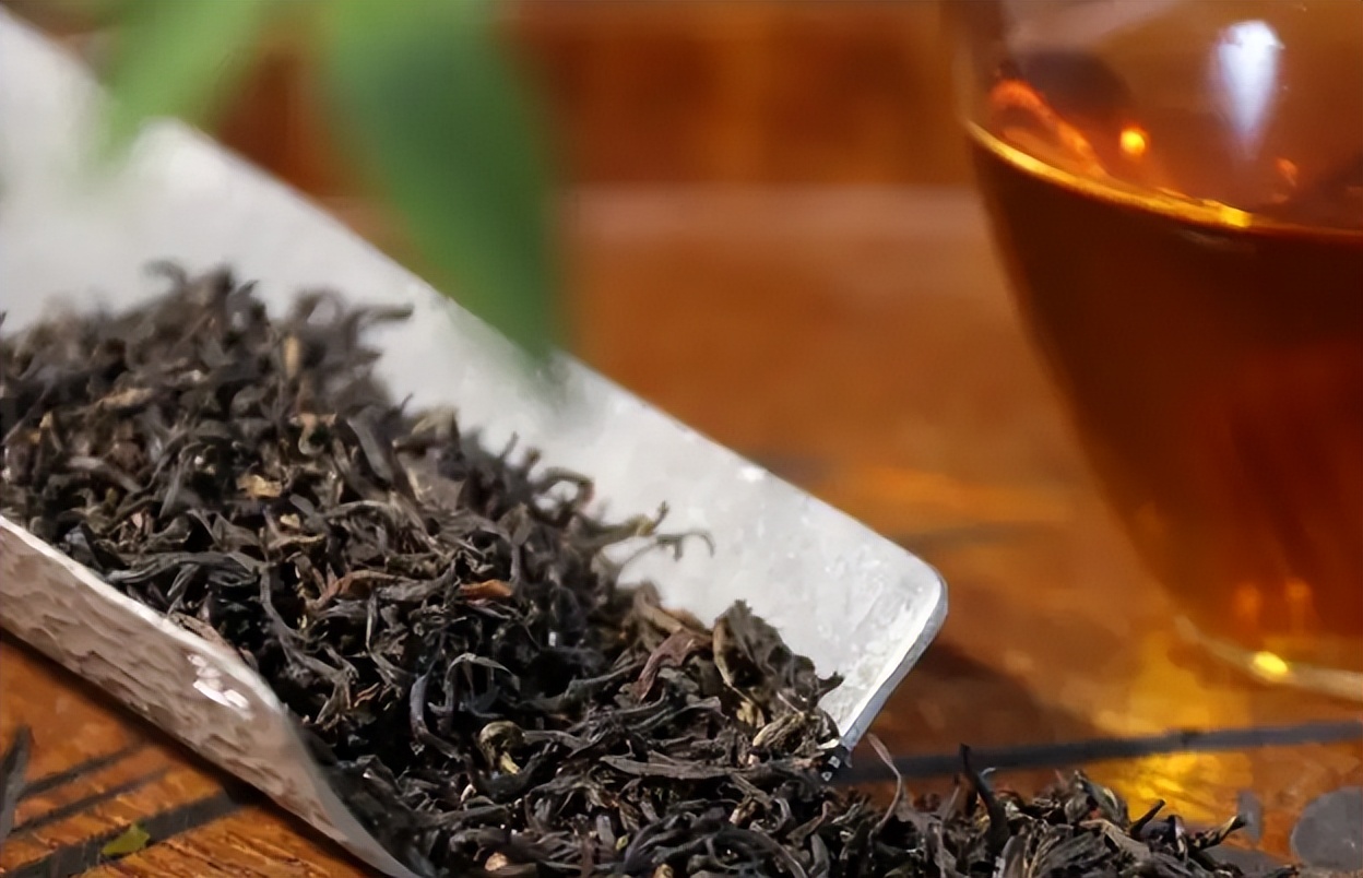 夏天炎热雨水多，建议：应季而饮“3黄2红”，清补解暑受益多