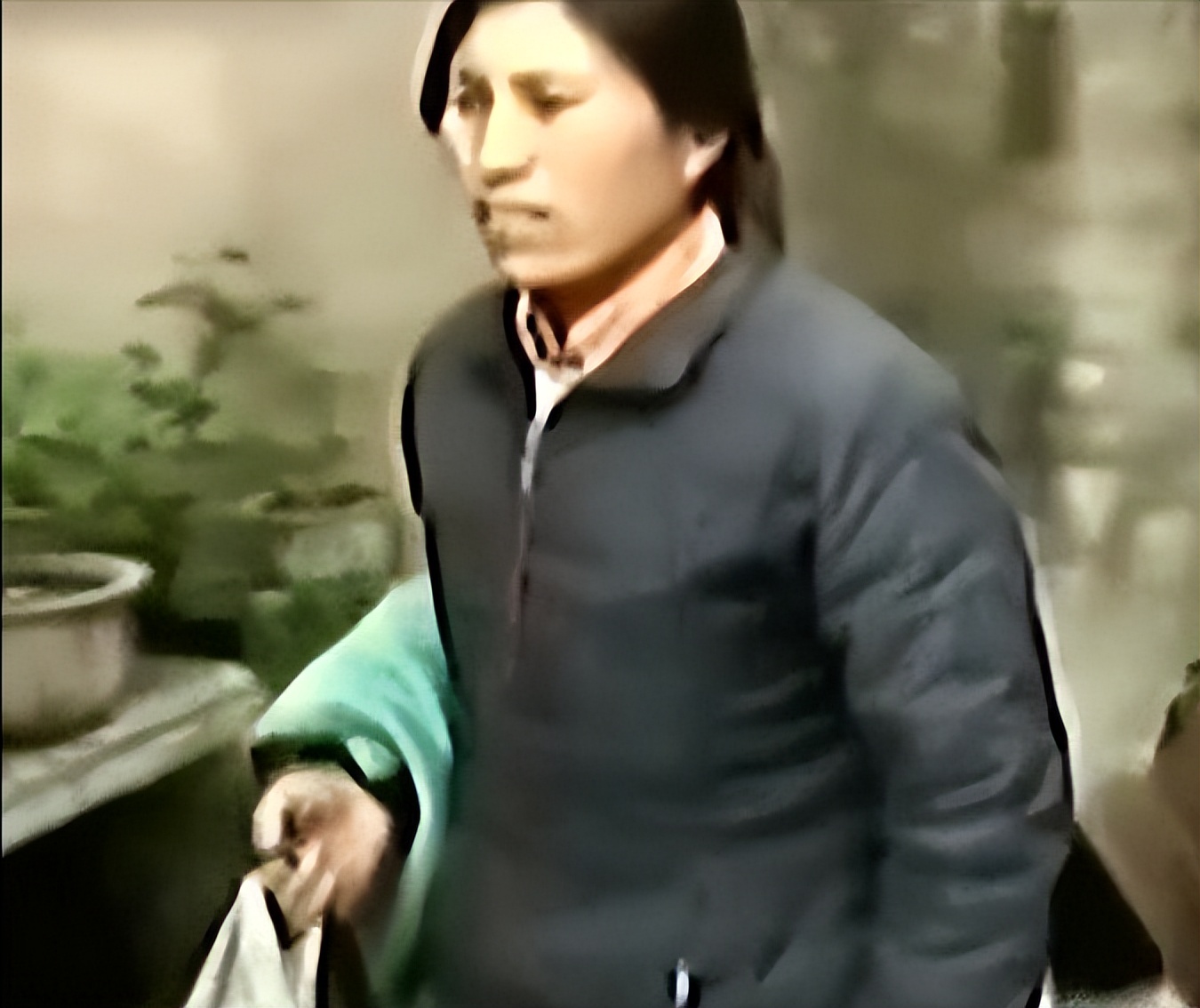 貌美保姆上位，77岁色批老汉又添一子，鉴定一出原地去世！