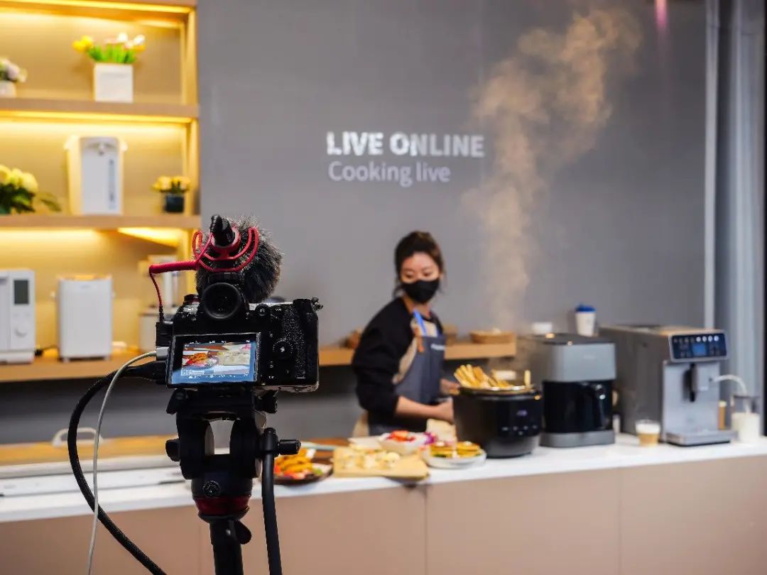 为什么松下是唯一参加新电商博览会的日系相机品牌？