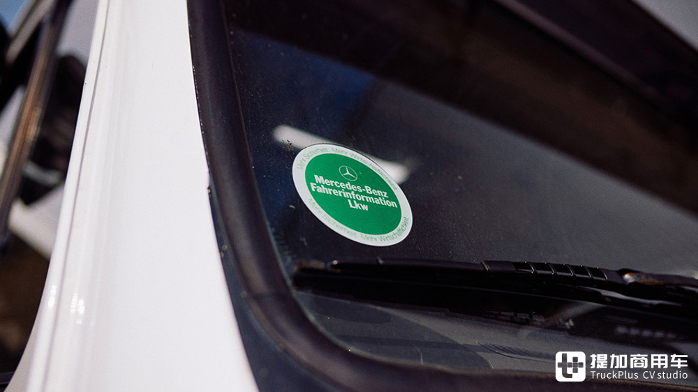 车龄32年性能如新，带你看德国卡车收藏家的爱车：奔驰MK1222S