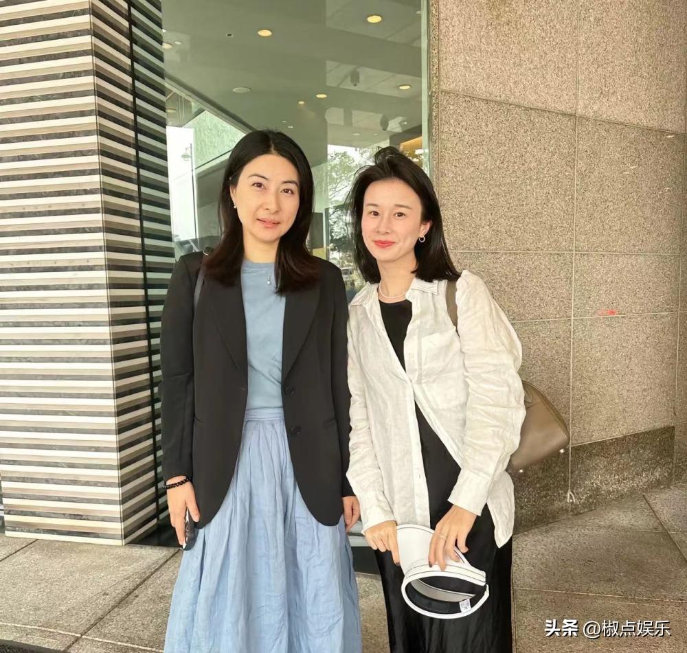 郭晶晶爱马仕15万的包,郭晶晶霍启刚穿正装