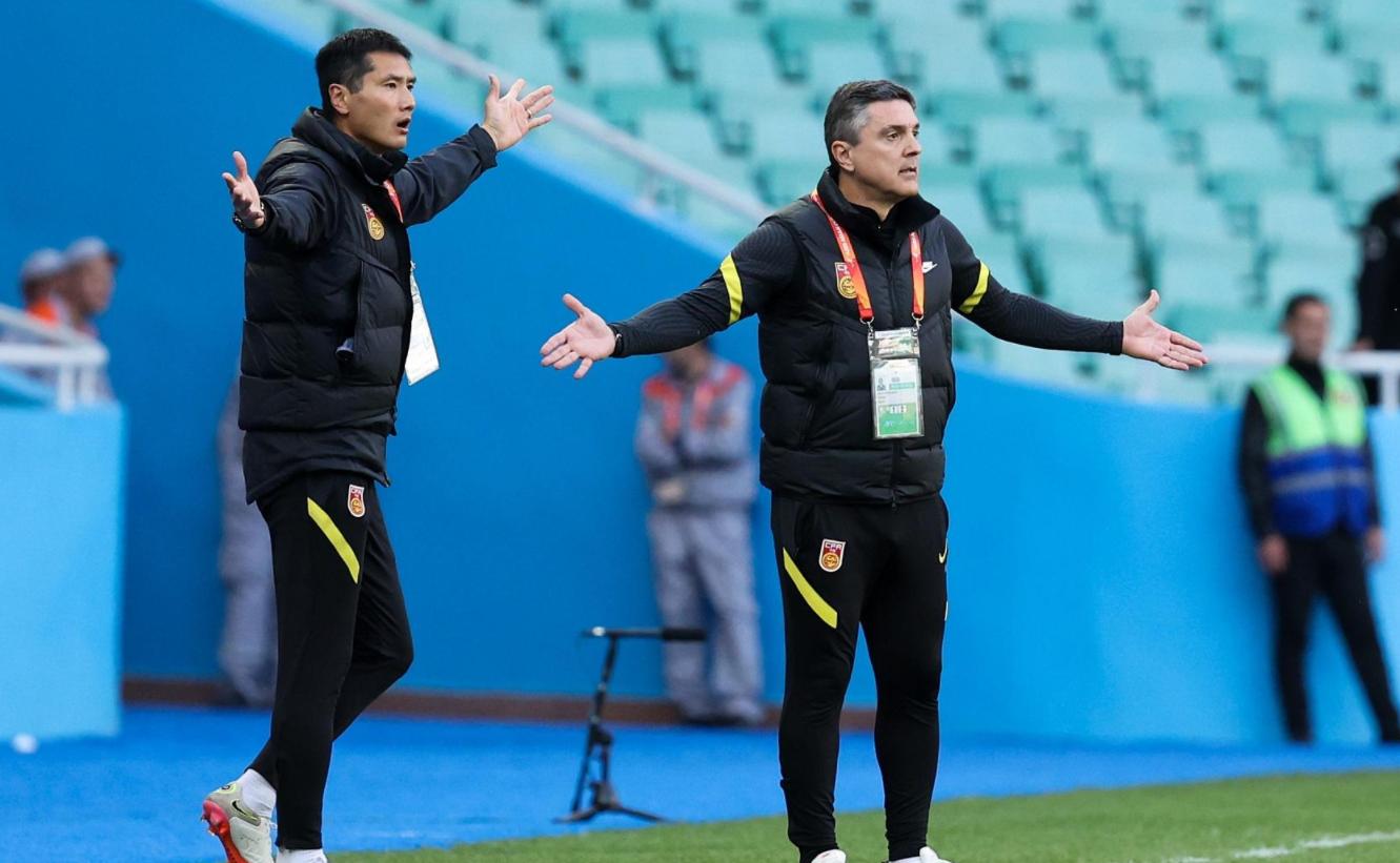 国足1:1澳大利亚颜骏凌失误,国足0:6威尔士颜骏凌近距离扑救