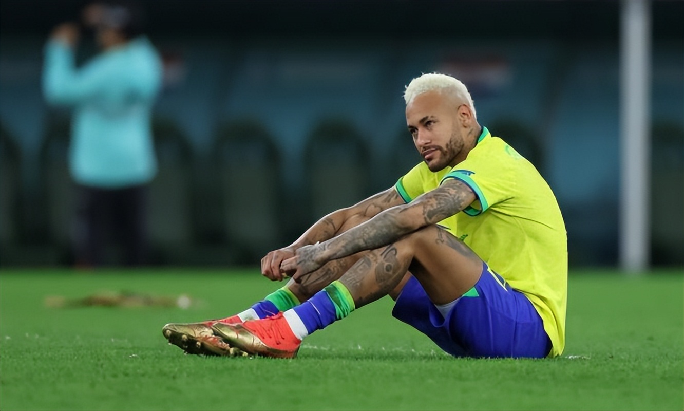 内马尔和罗本谁强,内马尔一场6球