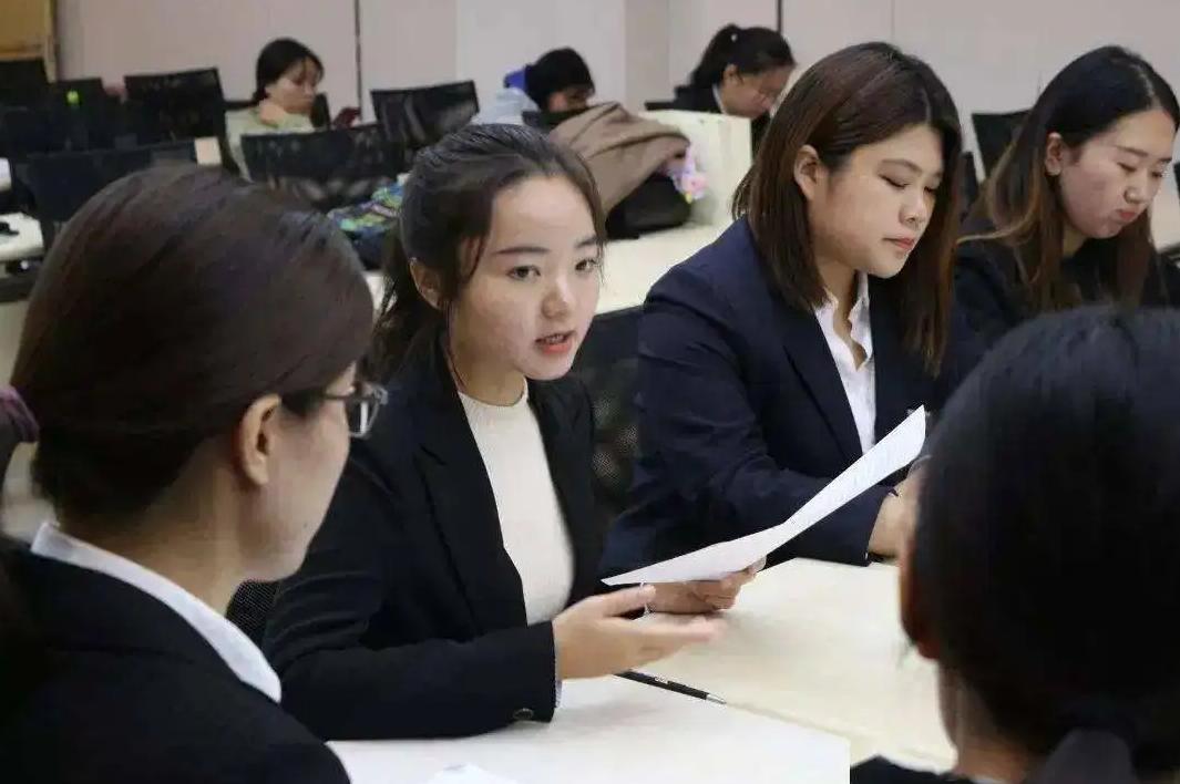 hr眼中的大学生简历无非三种,hr看应届生简历主要看哪些