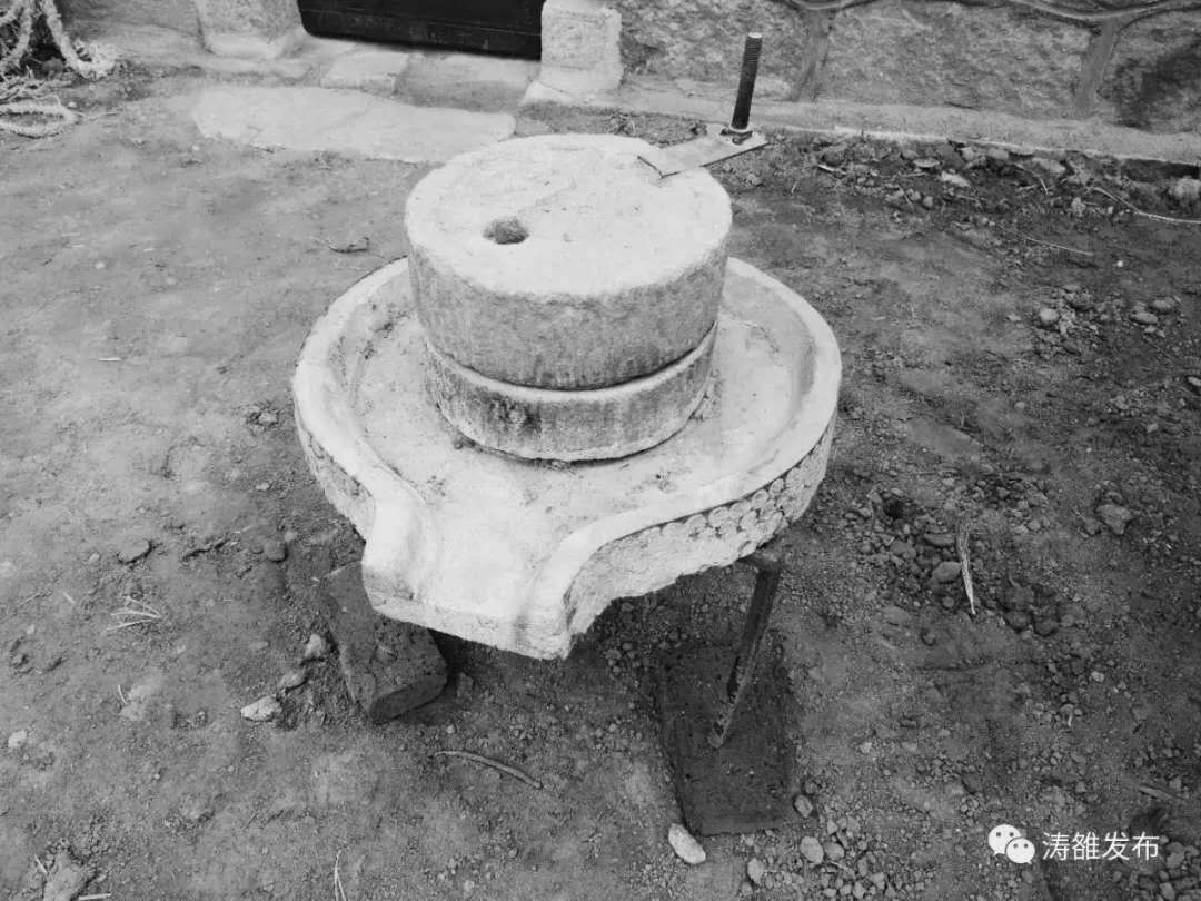 母亲结婚后几乎每天都做就是拤碓推磨