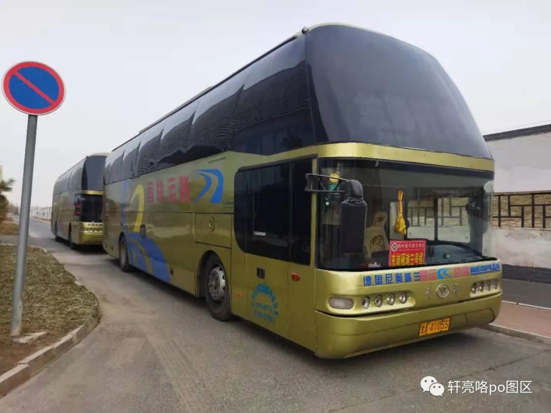青年jnp6127w型卧铺客车价格,宇通6127神行剑错层版大巴车