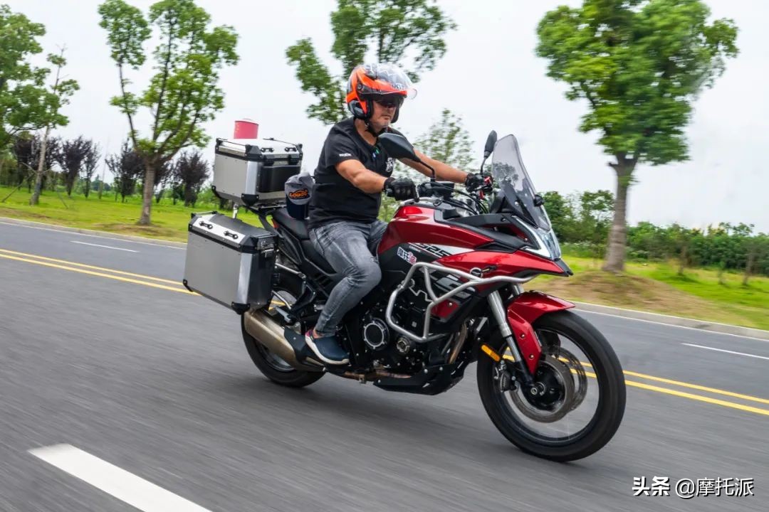 对比评测cb500x,ds525x对比本田cb400x