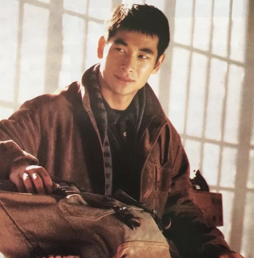 梅艳芳怎么走出失恋,梅艳芳漫步人生路